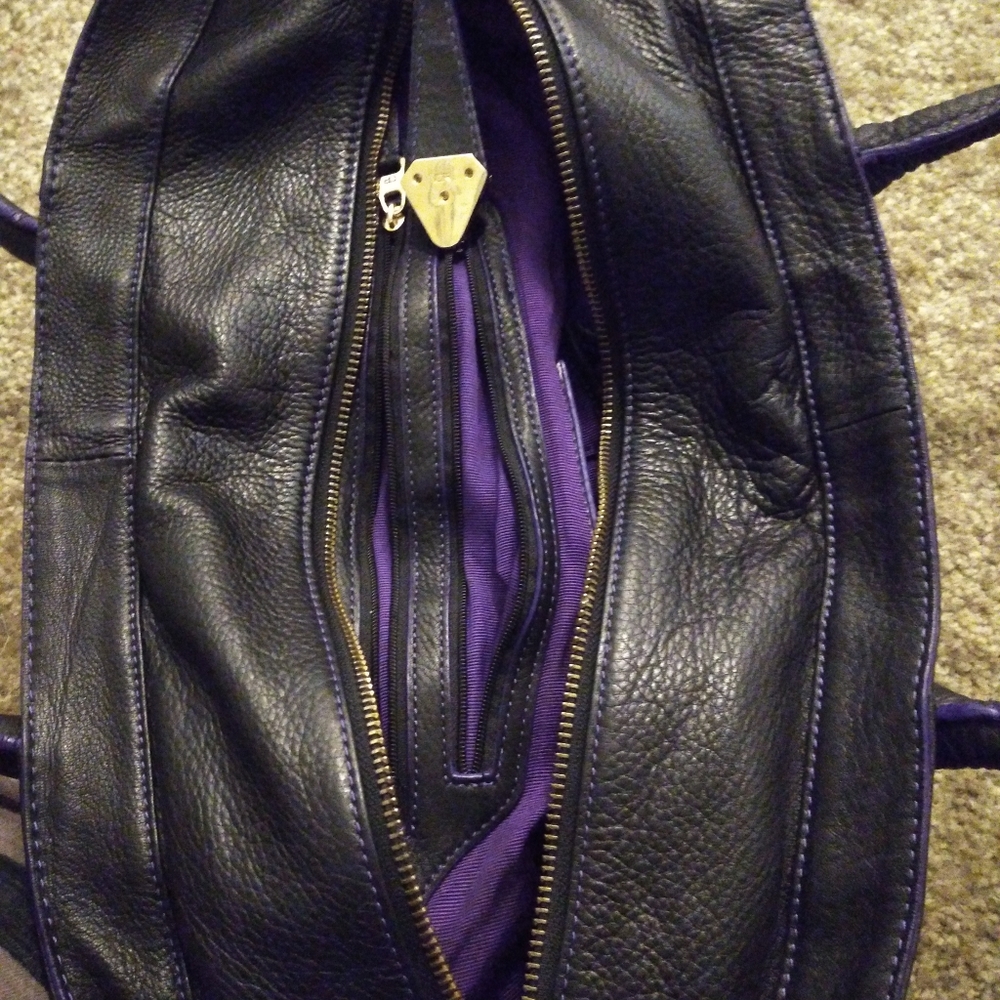 Handbag - Picture 2 of 8